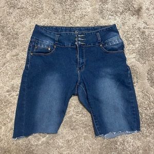 Woman’s para cut off jeans shorts